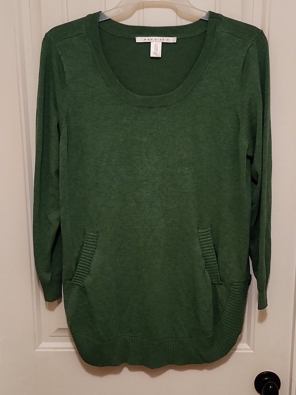 Max Studio Green Scoop Neck Pullover Sweater 0120